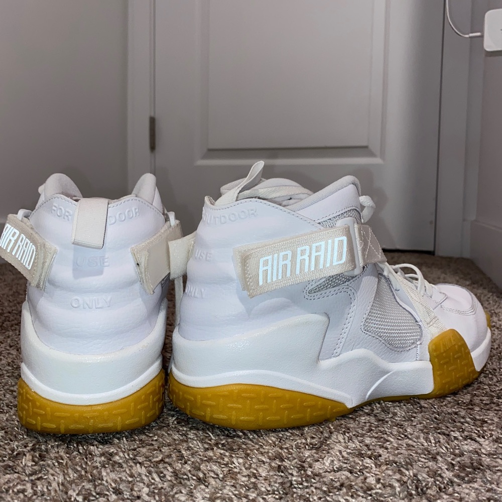 Nike AIR RAID (WHITE/GUM LIGHT BROWN) Men’s 10.5
